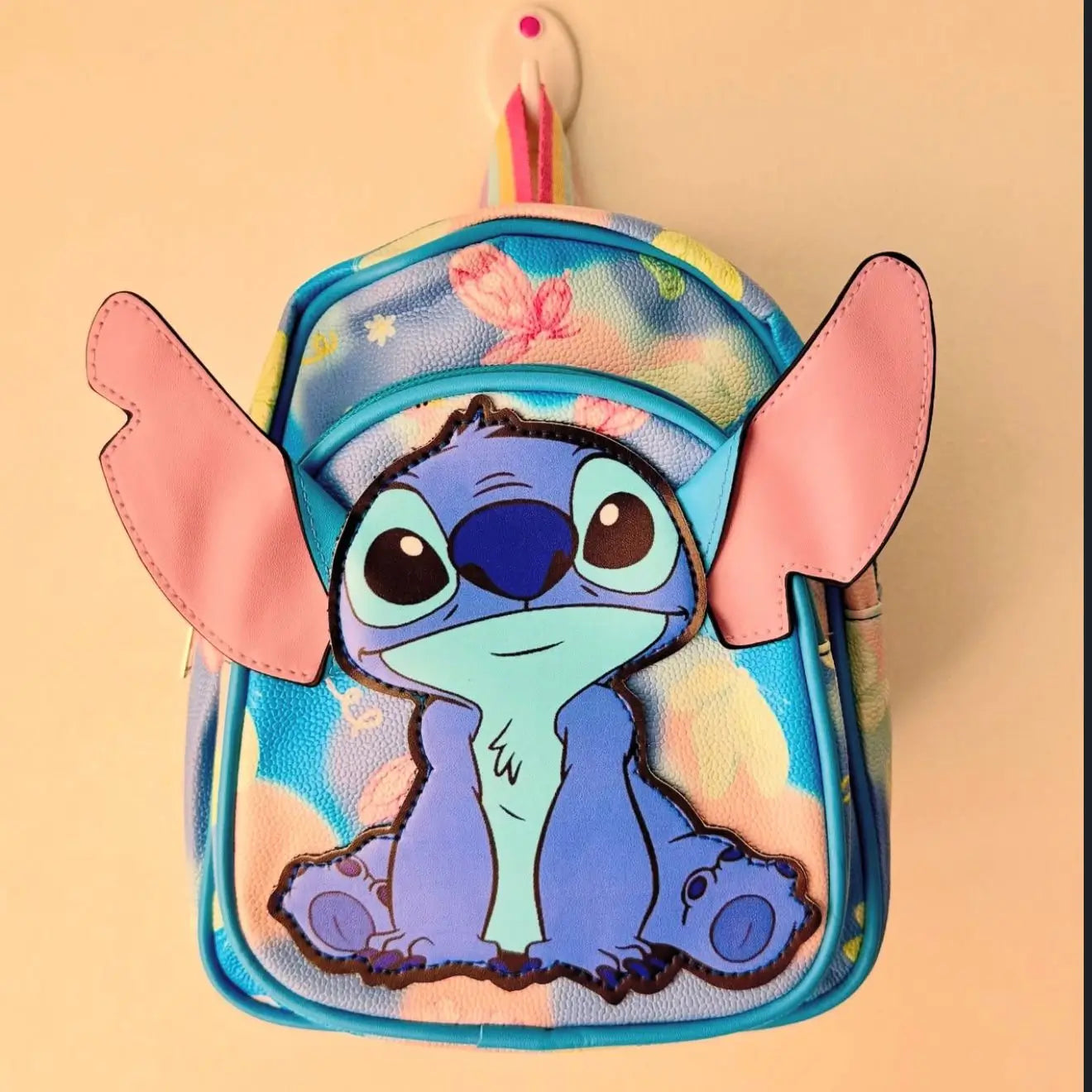 Mochila Stitch con Orejitas – ¡Funcionalidad, Estilo y Diversión!