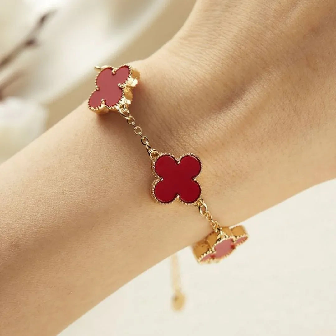 Pulsera Trébol Baño de Oro 18K – Buena Suerte, Elegancia y Estilo