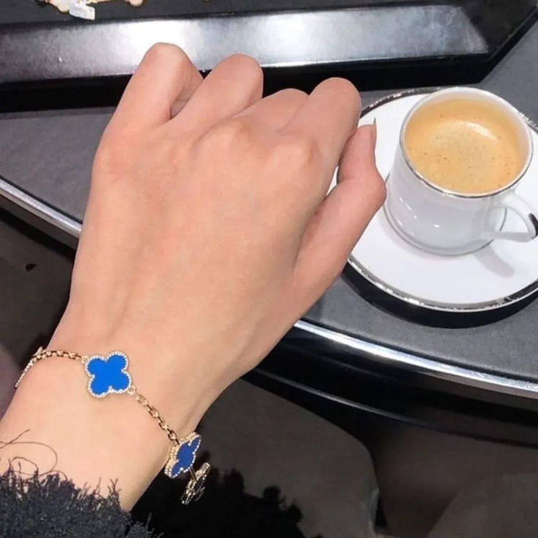 Pulsera Trébol Baño de Oro 18K – Buena Suerte, Elegancia y Estilo